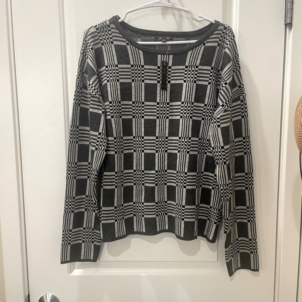 NEW…LETY & ME Geo Pattern Sweater - Picture 4 of 5